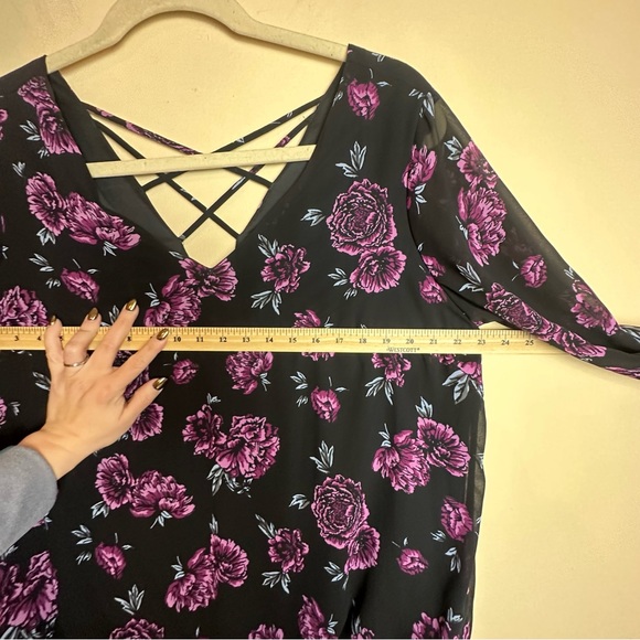 Torrid Black Pink Floral Chiffon Cage Crisscross Back Blouse Women’s Size 1X - Picture 12 of 13